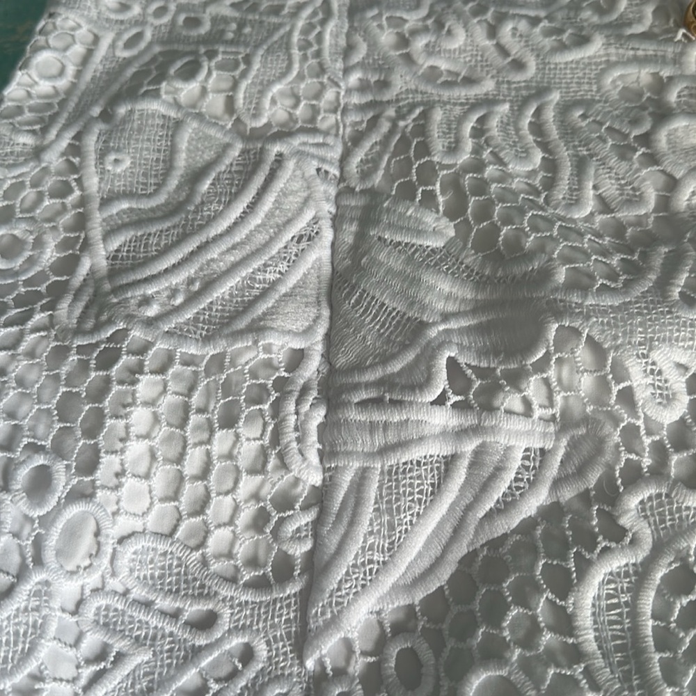 Lilly Pulitzer White Lace Dress with Gold Accents Size 12 - Picture 5 of 6